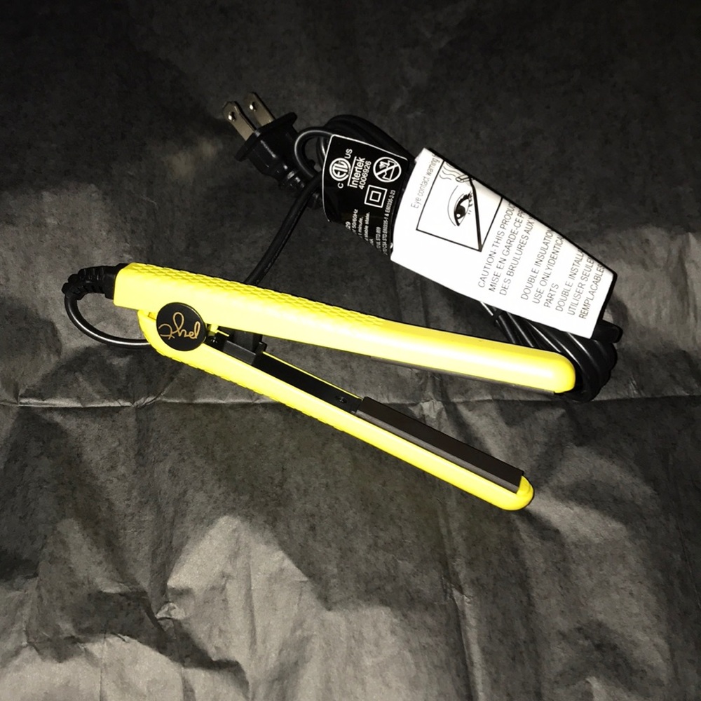 Pyt mini hair straightener